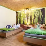 Grosse Mit Garten Apartmán *