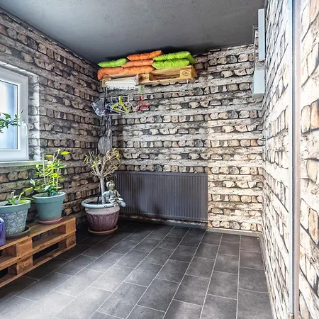 Apartment Große Mit Garten